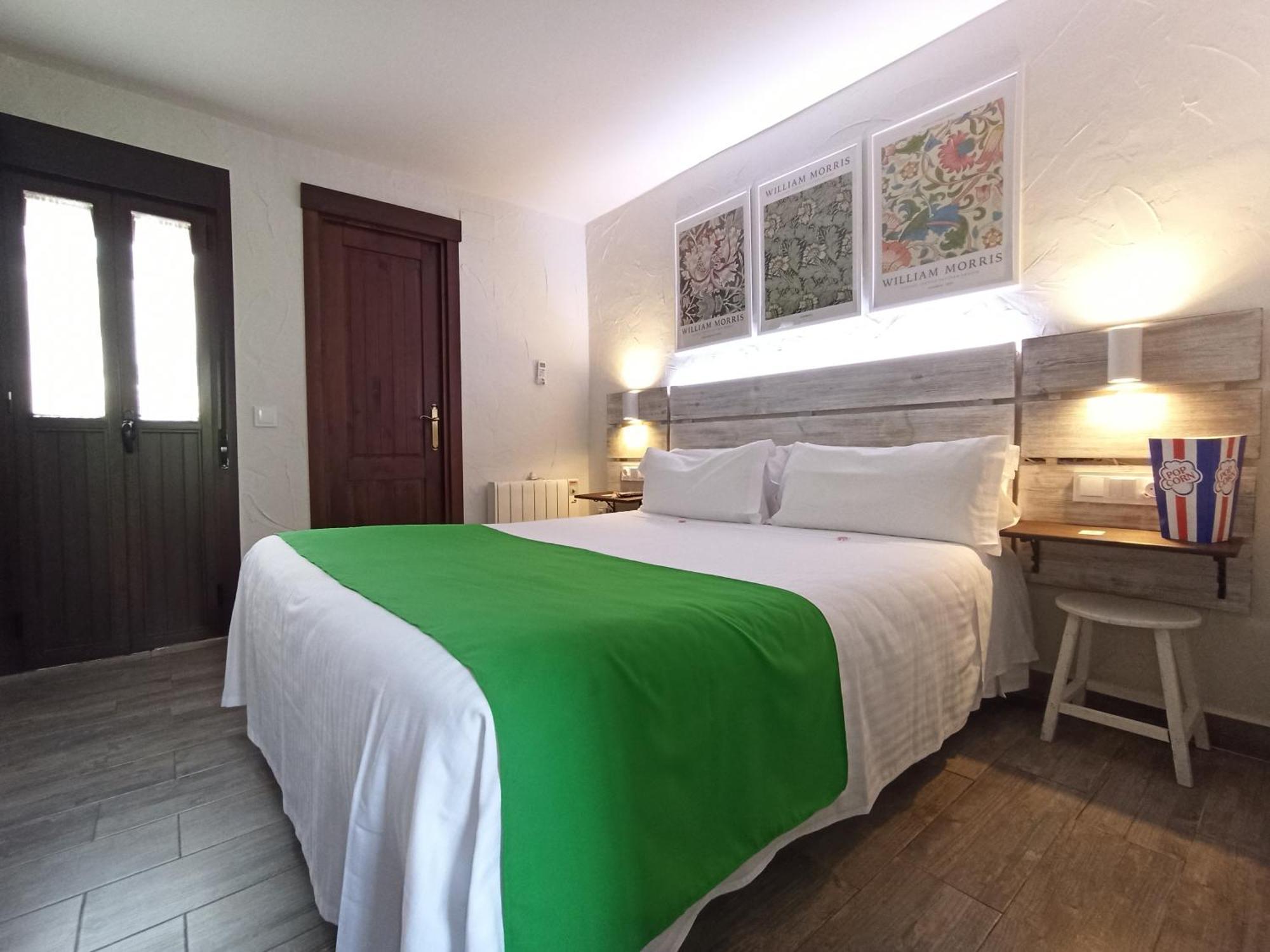 La Jarana Casa Hotel Захара де ла Сиера Екстериор снимка
